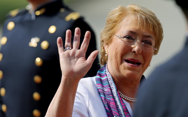  Bachelet: de volgende president van Chili "zal een herstelland ontvangen"