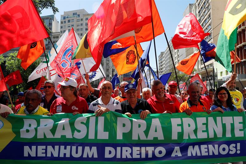  BraziliÃ« lanceert een arbeidshervorming gehaat door vakbonden en gevierd door bedrijven