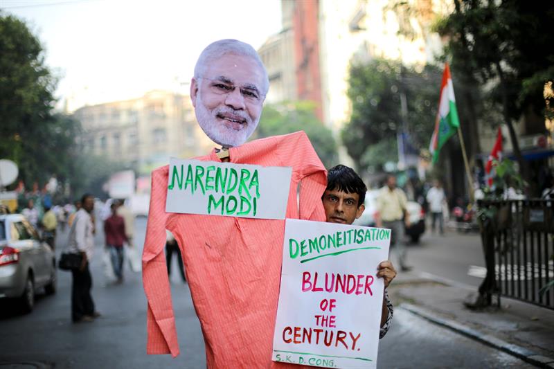  De regering en de oppositie ontmoeten elkaar een jaar na de demonetisering in India