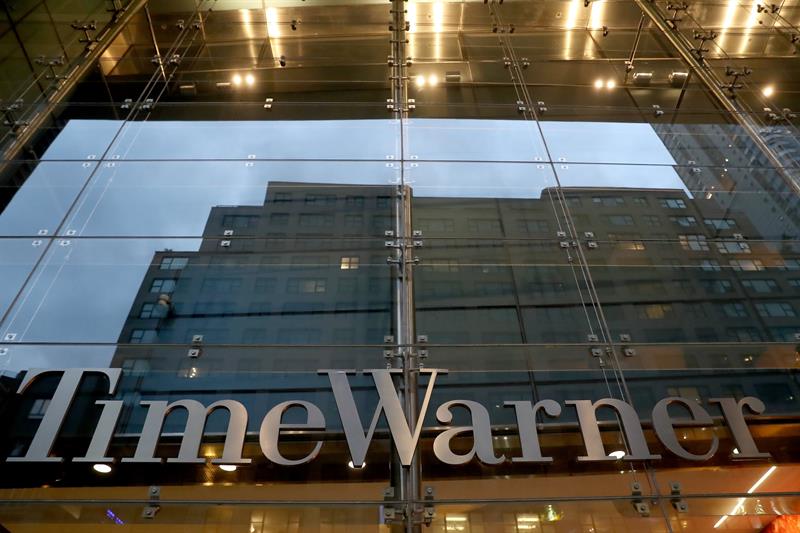  AT & T verdedigt dat de fusie met Time Warner de prijs van televisie zal verlagen