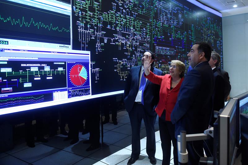  De president van Chili lanceert het meest uitgebreide elektrische systeem in de regio